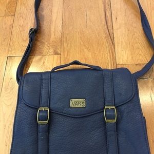 Cross body bag. Black